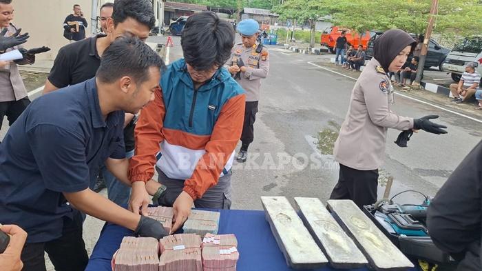 20260518-PENCURIAN-Barang-bukti-kendaraan-balok-timah-dan-uang-tunai.jpg