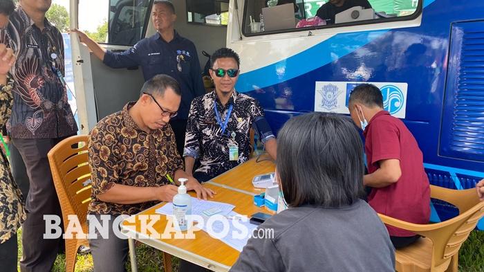 UPT Samsat Bangka Barat Buka Pelayanan saat Acara Kontes Durian Babel 2026 - Bangkapos.com