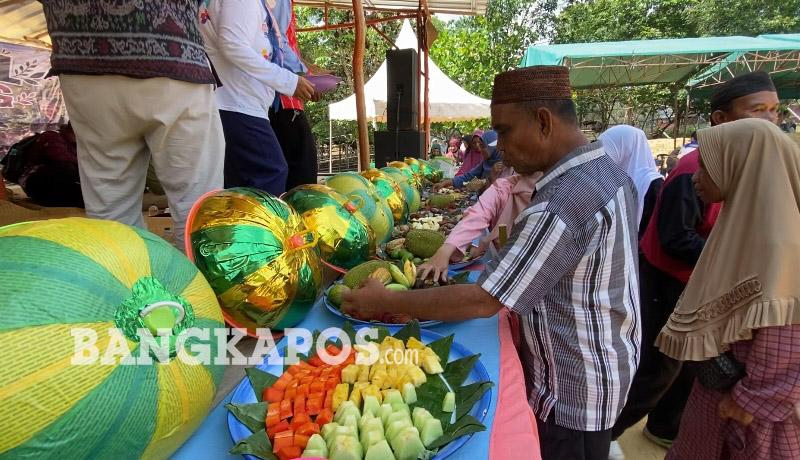 Keseruan Festival Nambul di Desa Air Limau, Aneka Ragam Buah-Buahan hingga Hidangan Bubur Sure - Bangkapos.com