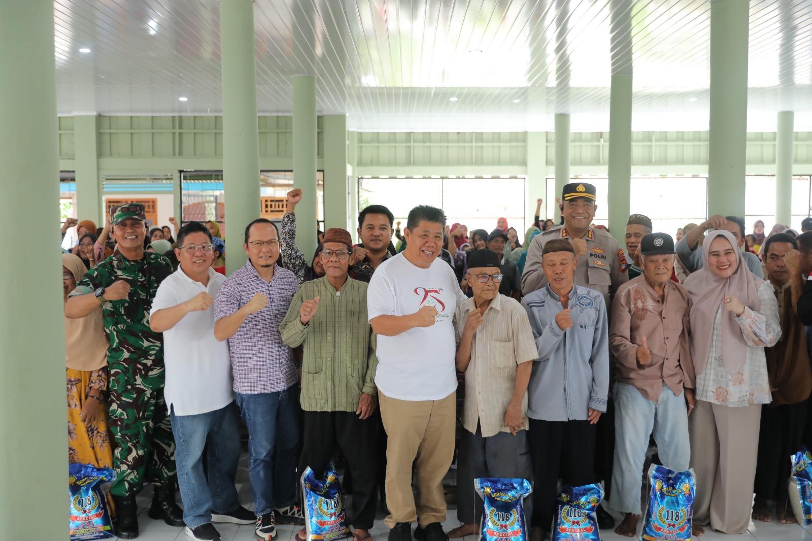 Hidayat Arsani Ingin HUT ke 25 Babel Dirasakan Semua Masyarakat dengan Bagikan Paket Sembako