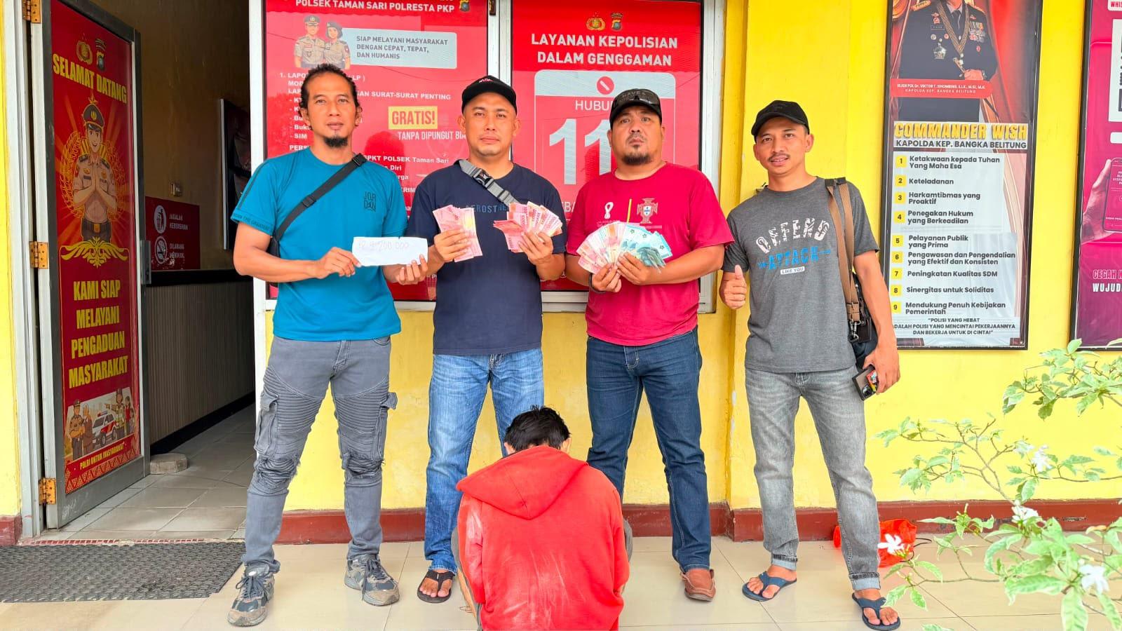Apes, Pencuri Terjebak di Rumah Korban, Diringkus Warga Lalu Diserahkan ke Polisi - Bangkapos.com