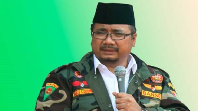 Beyli Jey tranny porno Dick videoga otirdi