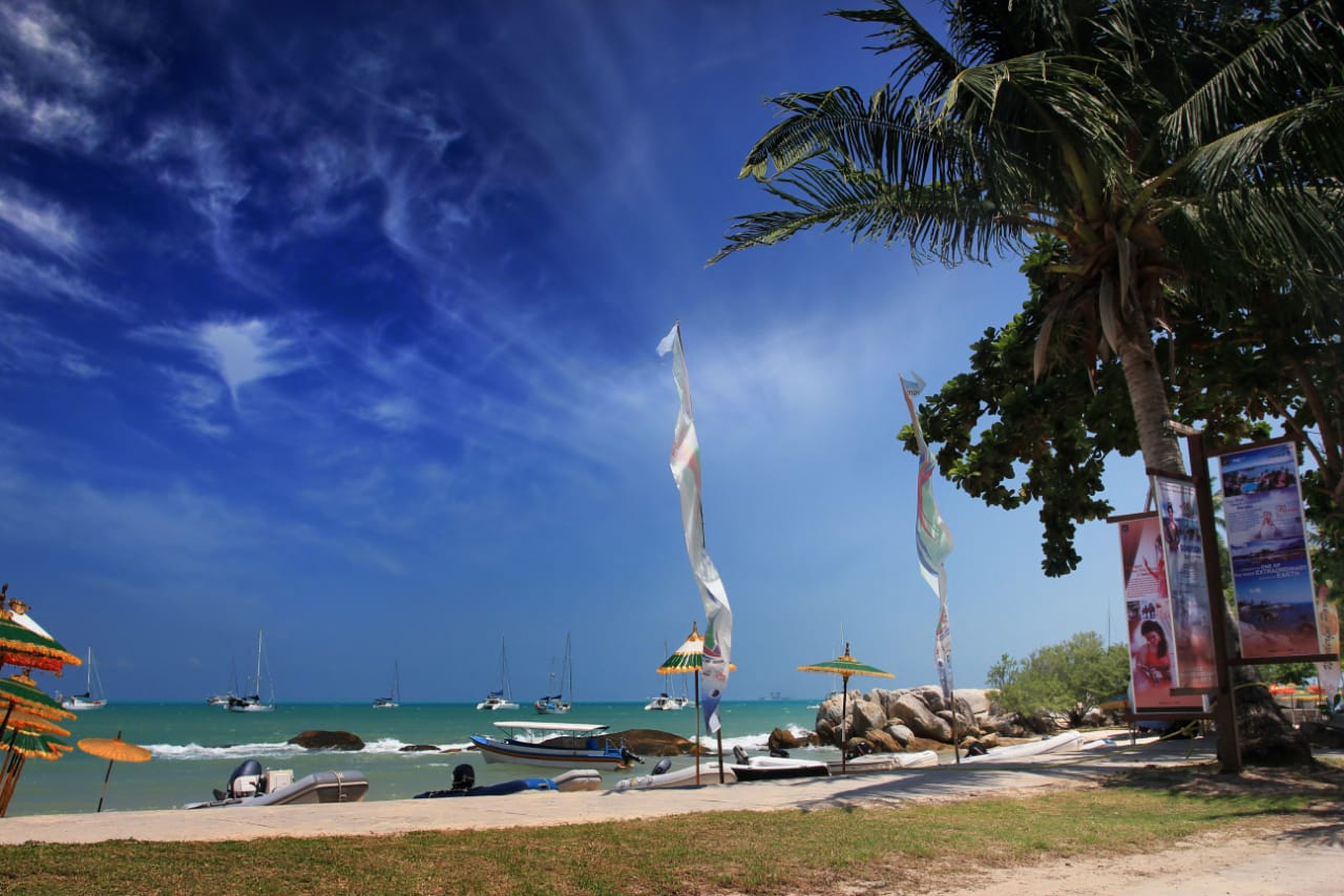 pantai-parai-tenggiri.jpg