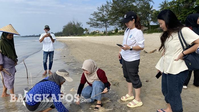 Disparbudkepora Babel Ajak Agen Tour & Travel Wisata Berburu Cacing Wakwak dan Nikmati Pantai - Bangkapos.com