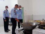 20220404-meninjau-dapur-lapas.jpg