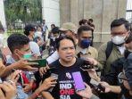 20220411-Akademisi-Universitas-Indonesia-sekaligus-pegiat-media-sosial-Ade-Armando-oke.jpg