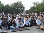 20220502-melakukan-salat-idul-fitri.jpg