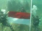 20220817-pengibaran-bendera-merah-putih-di-dasar-laut.jpg