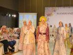 2023018-Fashion-show-koleksi-terbaru-RiaMiranda-Pangkalpinang-di-Hotel-Soll-Marina.jpg