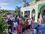20230422-Warga-memenuhi-Masjid.jpg