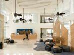 20231011-Suasana-Lobi-di-Hotel-Santika-Bangka.jpg