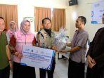 20231224-Penyerahan-simbolis-bantuan-peralatan-pijat-oleh-Senior-Manager-KKU-Anton-Wahyu.jpg