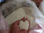 20240226-Harga-beras-premium-di-Pasar-Mentok.jpg