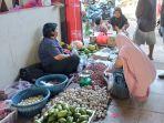 20240422-Sejumlah-pedagang-di-Pasar-Rakyat-Toboali.jpg