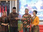20240509-Pj-Gubernur-Babel-Safrizal-ZA-didampingi-Pj-Ketua-TP-PKK-Babel-Safriati.jpg