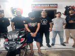 20240902-Pelaku-beserta-barang-bukti-saat-diamankan-tim-buser-1.jpg