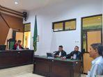 20241105-Terdakwa-Alwin-Albar-saat-mendengarkan-JPU.jpg