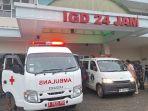 20241230-Dua-ambulance-sesaat-sebelum-melaju.jpg