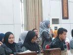 bangka/20250311-RAPAT-DENGAR-PENDAPAT-Ratusan-tenaga-honorer-yang-dirumahkan-oleh.jpg