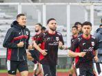 20250324-pemain-timnas-indonesia-berlatih.jpg