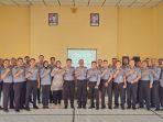 20250610-PISAH-SAMBUT-Kalapas-Kelas-IIA-Pangkalpinang-bersama-pegawai-melakukan-foto-bersama.jpg