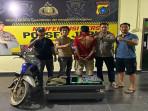 20250722-DITANGKAP-POLISI-Tersangka-pencurian-iPhone-11-berinisial-DM.jpg