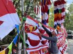 20250805-PERNAK-PERNIK-KEMERDEKAAN-Iman-pedagang-musiman-yang-selama-17-tahun-terakhir-1.jpg
