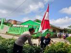 20250807-BAGIKAN-BENDERA-Pembagian-bendera-merah-putih-yang-dilakukan-oleh-jajaran.jpg