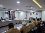 20250930-HARGA-TIMAH-Rapat-penyesuaian-harga-timah-di-ruang-Tanjung-Pendam1.jpg