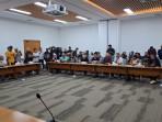 20251006-Audiensi-masa-demonstrasi-di-ruangan-Kantor-PT-TimahSenin-6102025.jpg