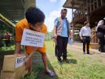 20251009-REKONSTRUKSI-Kedua-tersangka-Martin-dan-Hasan6.jpg<pf>20251009-REKONSTRUKSI-Kedua-tersangka-Martin-dan-Hasan2.jpg<pf>20251009-REKONSTRUKSI-Kedua-tersangka-Martin-dan-Hasan1.jpg<pf>20251009-REKONSTRUKSI-Kedua-tersangka-Martin-dan-Hasan3.jpg<pf>20251009-REKONSTRUKSI-Kedua-tersangka-Martin-dan-Hasan7.jpg<pf>20251009-REKONSTRUKSI-Kedua-tersangka-Martin-dan-Hasan-saat-melakukan-rekonstruksi-di-TKP.jpg