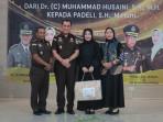bangka/20251027-FOTO-BERSAMA-Kepala-Kejaksaan-Negeri-Bangka-Tengah-Padeli-kiri.jpg
