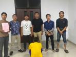 20251109-DIAMANKAN-POLISI-ZA-baju-kuning-seorang-ayah-diamankan-polisi.jpg