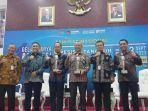Bupati-Bangka-Tengah-Algafry-Rahman-saat-menjadi-pengisi-acara-bersama-tokoh-tokoh.jpg