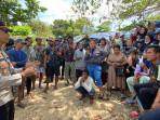 bangka/Kapolsek-Mentok-Datangi-Penambang-Timah-Ilegal.jpg