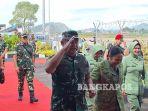 bangka/Kasad-Jendral-TNI-Maruli-Simanjuntak-dan-istri-Uli-Simanjutak-di-Pangkalpinang.jpg