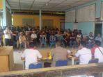 Masyarakat-dari-empat-desa-mendatangi-Balai-Pertemuan-Desa-Air-Lintang-Kecamatan-Tempilang.jpg