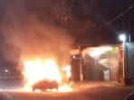 Mobil-DIbakar-di-Bali.jpg