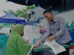 Warga-saat-mendapatkan-pelayanan-di-Mobil-Sehat-PT-Timah-Tbk.jpg