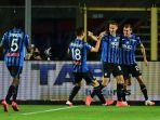 gelandang-atalanta-mario-pasalic-merayakan-dengan-rekan-satu-timnya.jpg