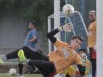 latihan-kiper-bali-united-nadeo-arga-winata.jpg