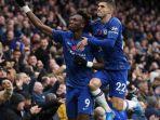 pemain-chelsea-rayakan-gol.jpg