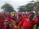 peserta-senam-zumba-di-acara_20170107_084937.jpg