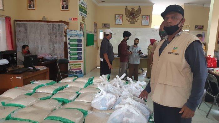 949 Paket Bansos Dampak Corona Dibagikan di Kelurahan Surgi Mufti Hari ini