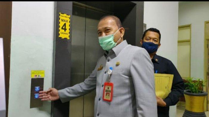 Cegah Munculnya Klaster Perkantoran, Lift di Gedung DPRD Kalsel Gunakan Sensor Tanpa Sentuh