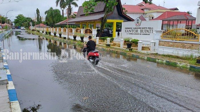 Info Cuaca Ekstrem Rabu 13 Maret 2024, Sedia Payung Kalsel, Waspada Angin Kencang Banten dan Sulbar