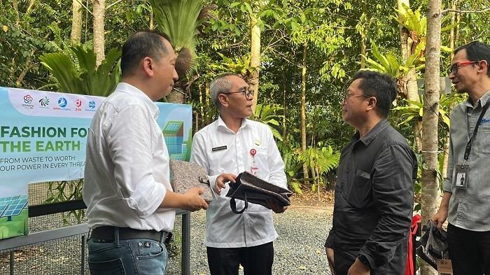 Aksi donasi pakaian tidak layak pakai 73