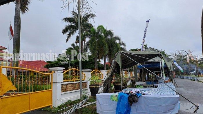 Sampai tak Berbentuk Lagi, Tenda Pasar Ramadan Marabahan Batola Disapu Angin Kencang