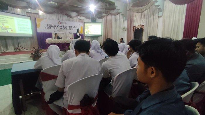 Tingkatkan Pengawasan Partisipatif Mahasiswa, Bawaslu Kalsel Road Show ke 16 Kampus