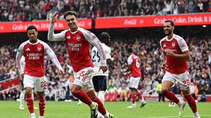 Mantan Pemain 'Jenius' Arsenal Ini Menyaingi Martin Zubimendi Untuk Menjadi CM Terbaik Liga Inggris